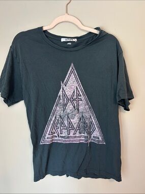 Def Leppard Gray Band Tee